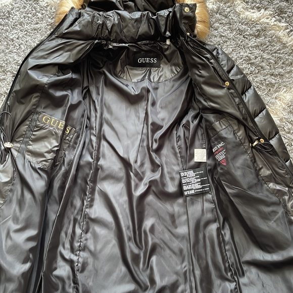 NWT - Guess puffer coat - Picture 6 of 15